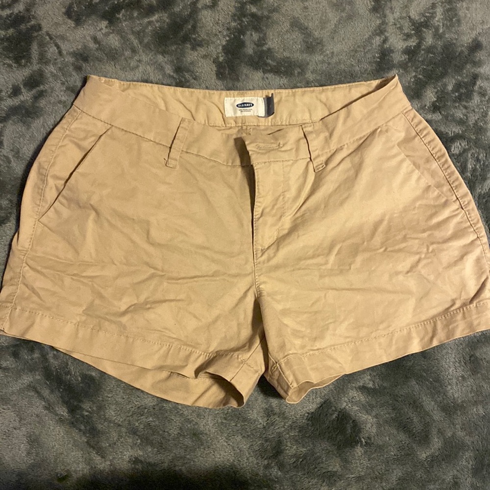 Tan khaki shorts, with pockets